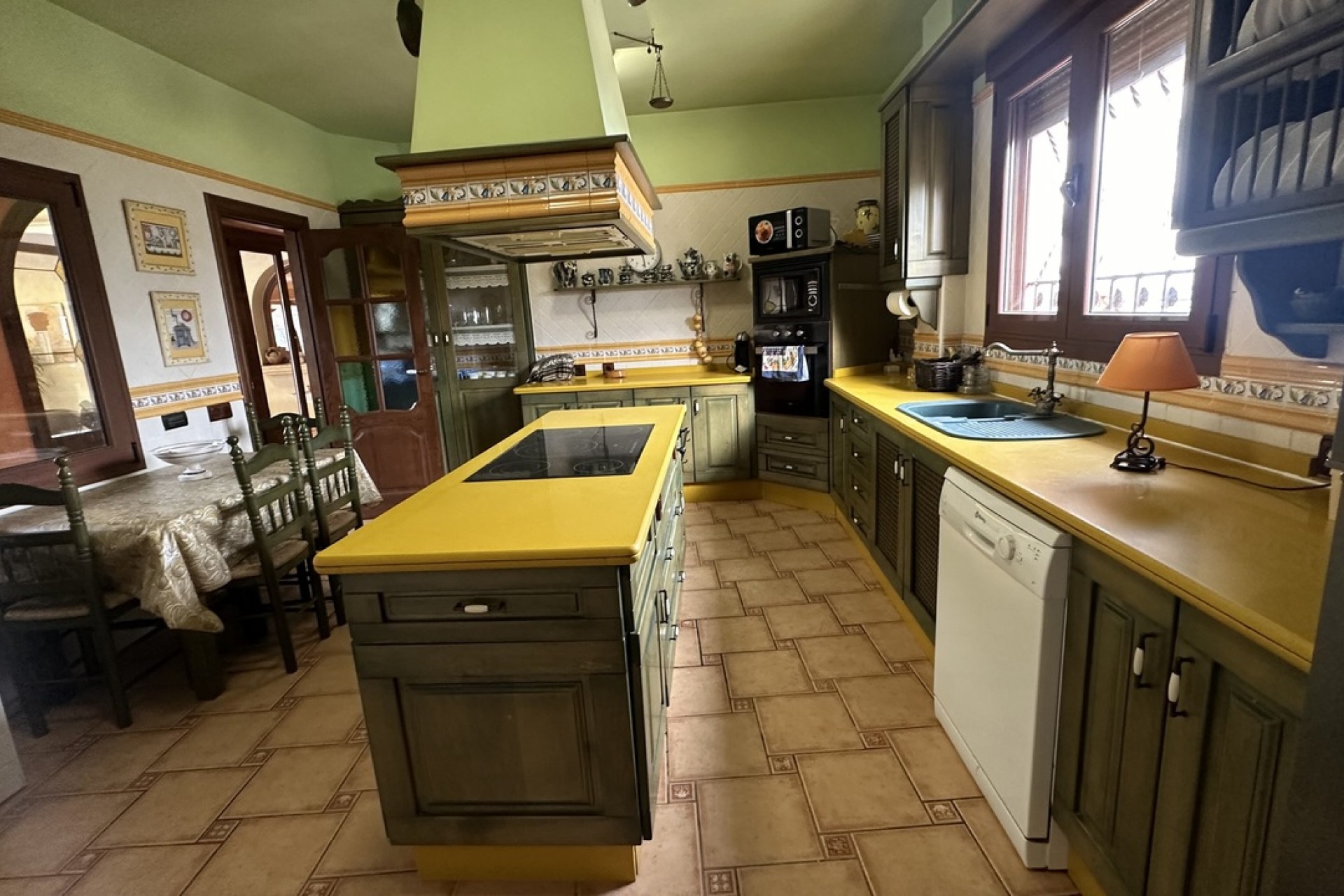 Resale - Town House -
San Miguel de Salinas - Inland