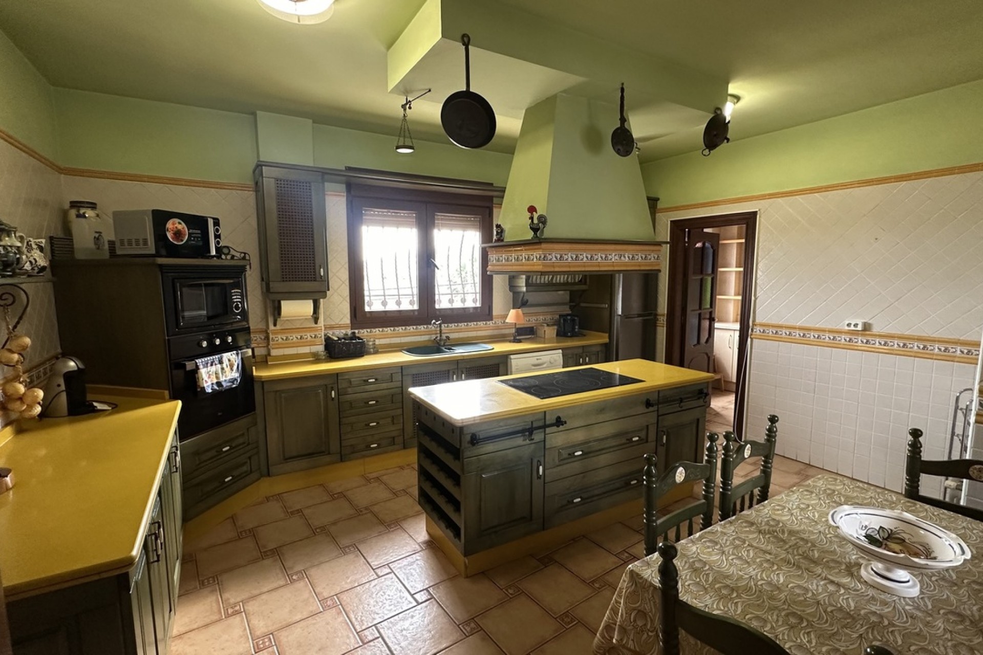 Resale - Town House -
San Miguel de Salinas - Inland