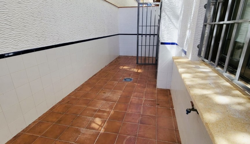 Resale - Town House -
San Miguel de Salinas - Inland