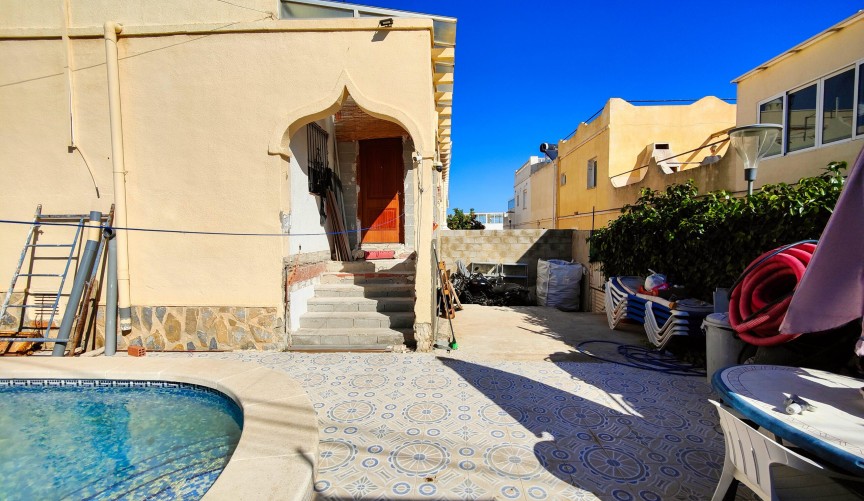 Resale - Town House -
San Miguel de Salinas - Inland