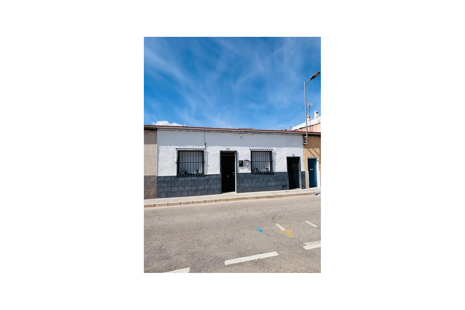 Resale - Town House -
San Miguel de Salinas - Inland