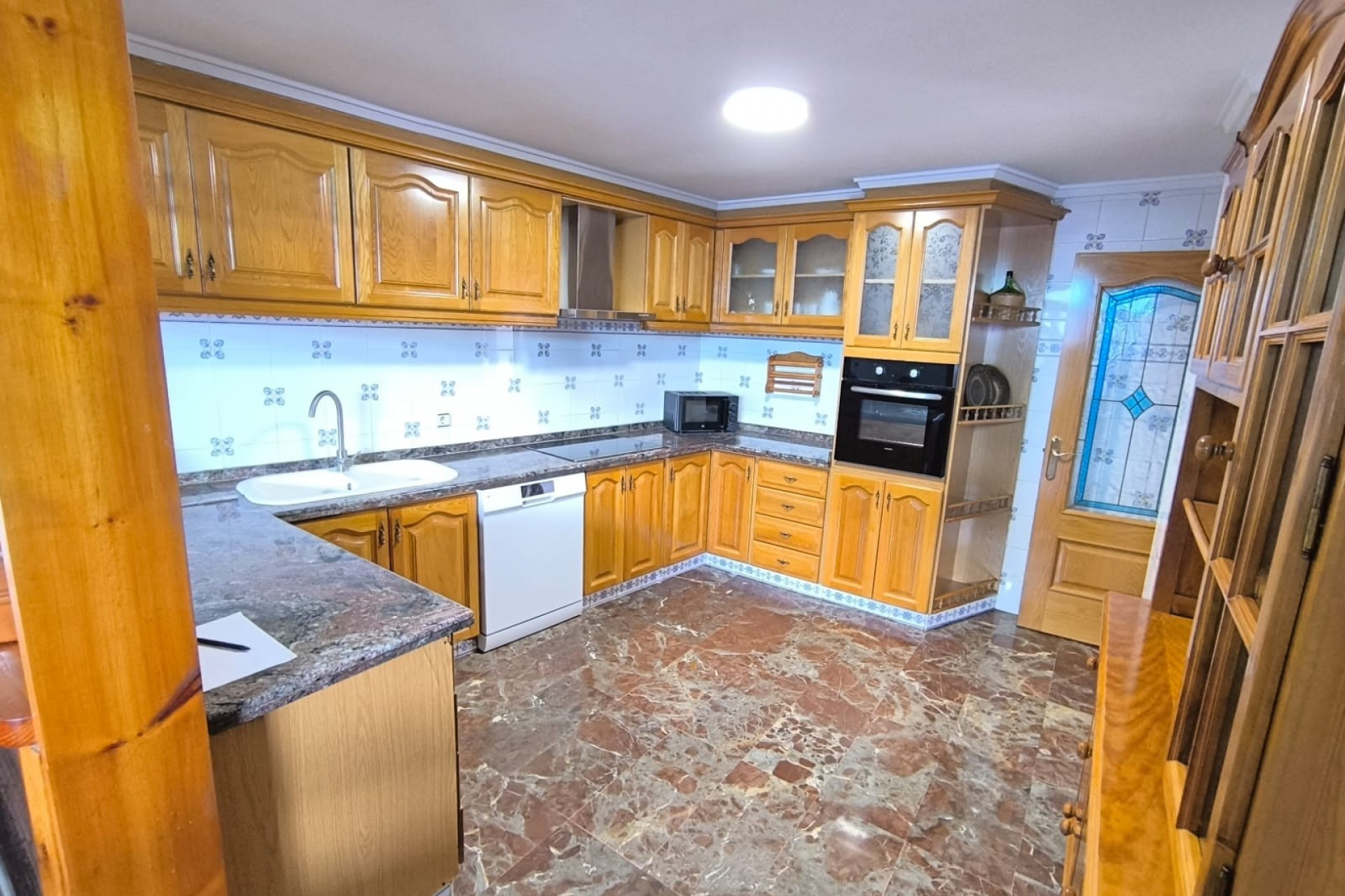 Resale - Town House -
Sax - Inland