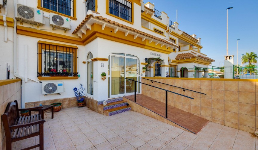 Resale - Town House -
Torrevieja - Aguas Nuevas 2