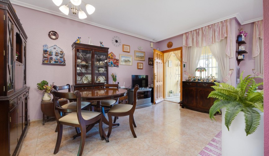 Resale - Town House -
Torrevieja - Aguas Nuevas 2