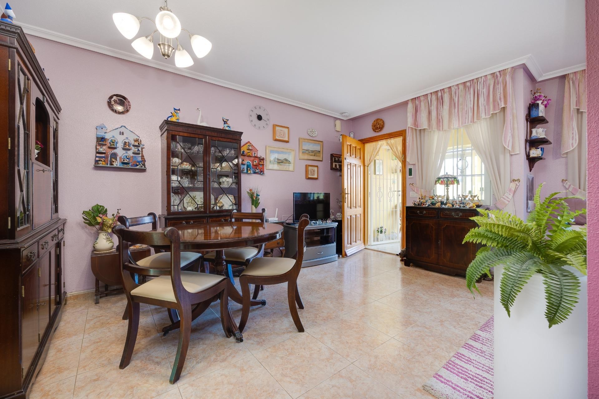 Resale - Town House -
Torrevieja - Aguas Nuevas 2