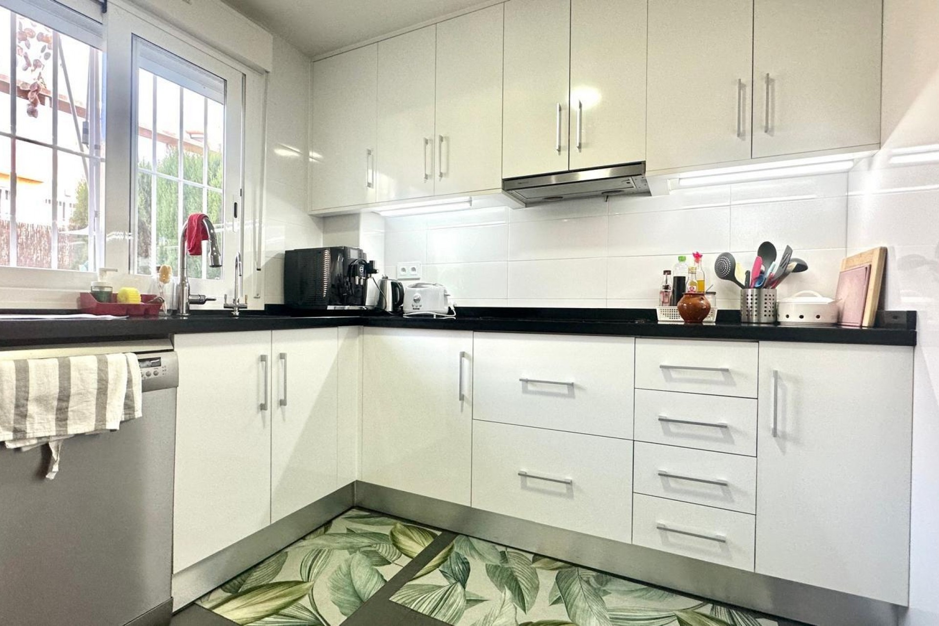 Resale - Town House -
Torrevieja - aguas nuevas