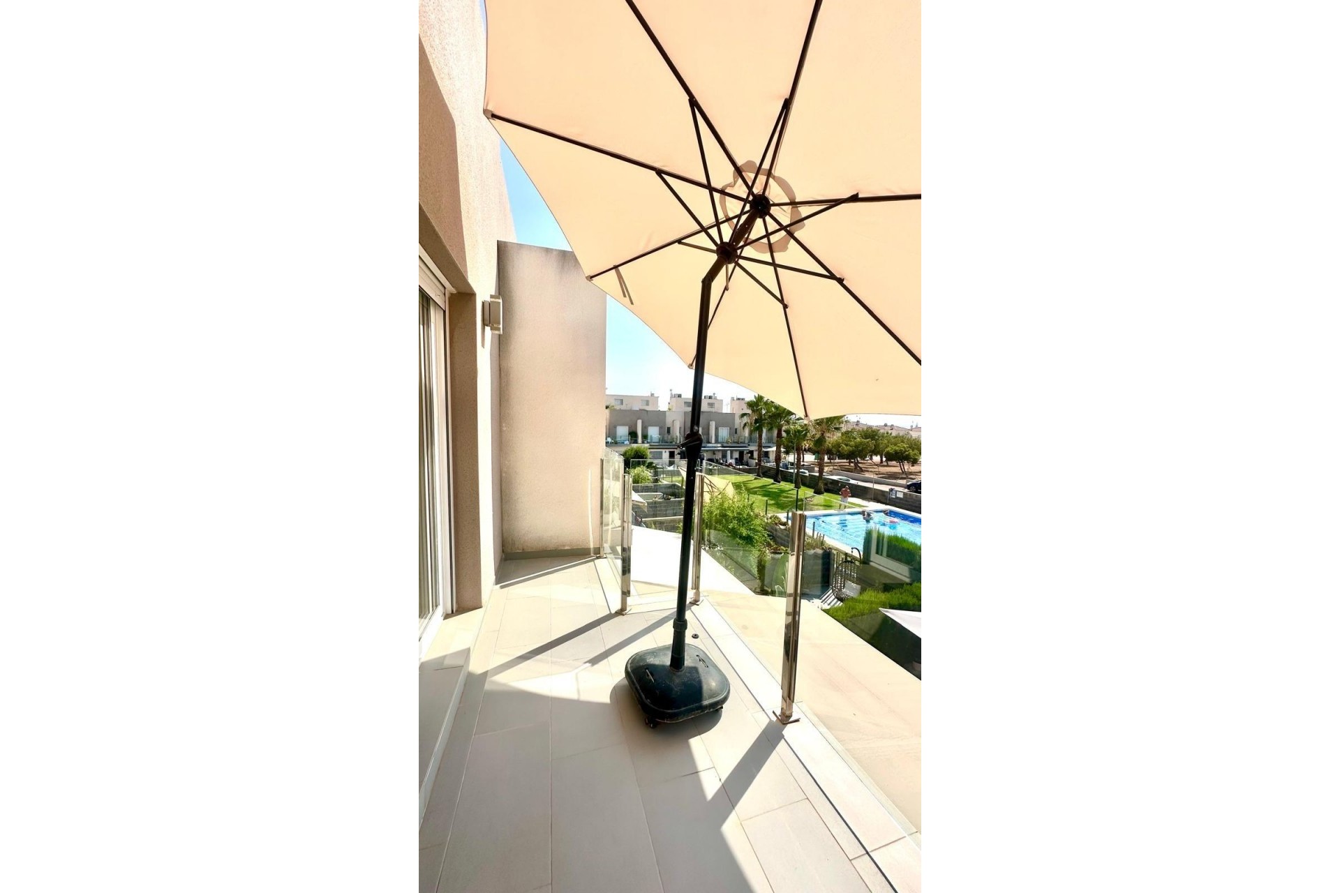 Resale - Town House -
Torrevieja - aguas nuevas