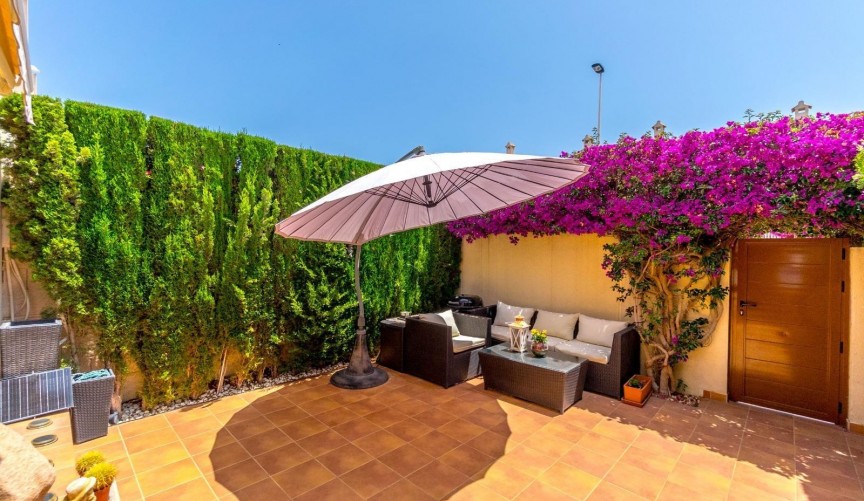 Resale - Town House -
Torrevieja - aguas nuevas