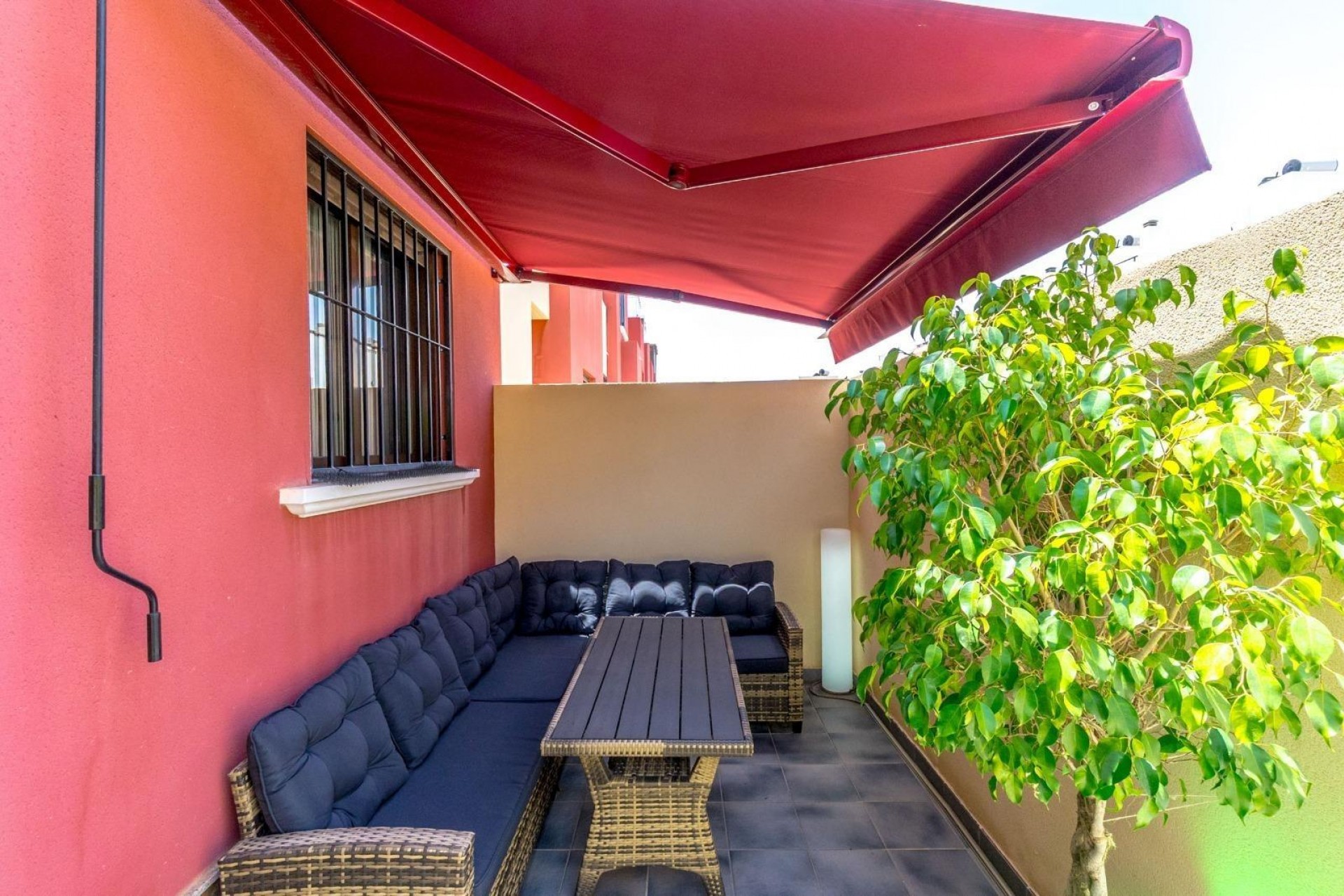 Resale - Town House -
Torrevieja - aguas nuevas