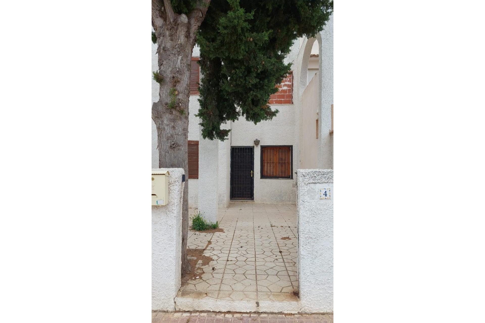 Resale - Town House -
Torrevieja - aguas nuevas