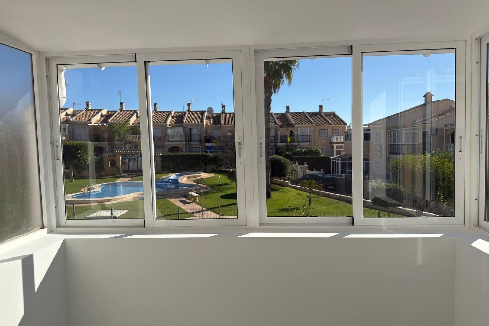 Resale - Town House -
Torrevieja - aguas nuevas