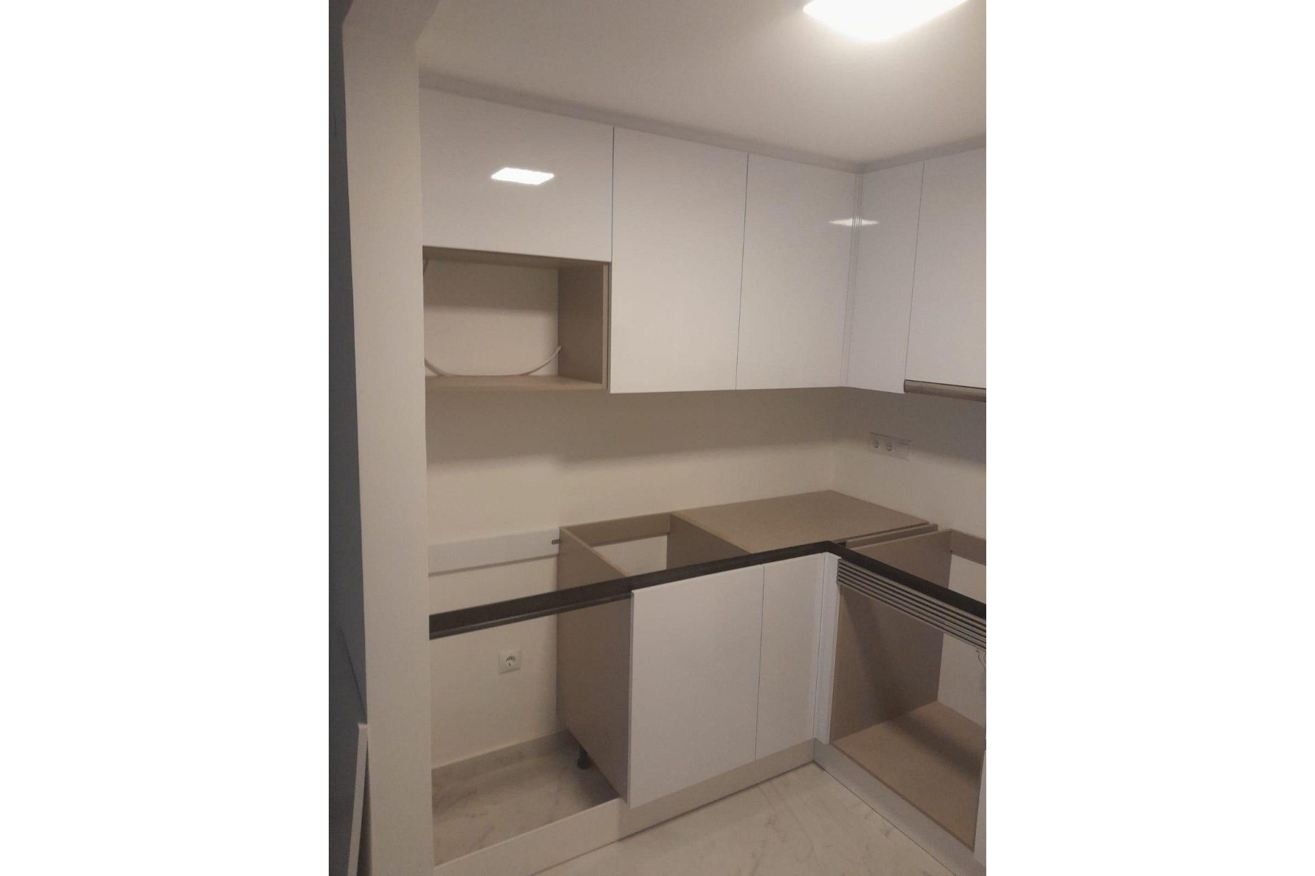 Resale - Town House -
Torrevieja - aguas nuevas