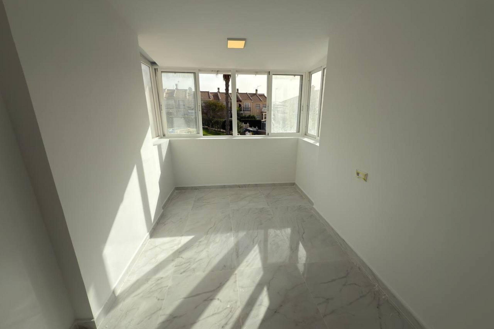 Resale - Town House -
Torrevieja - aguas nuevas