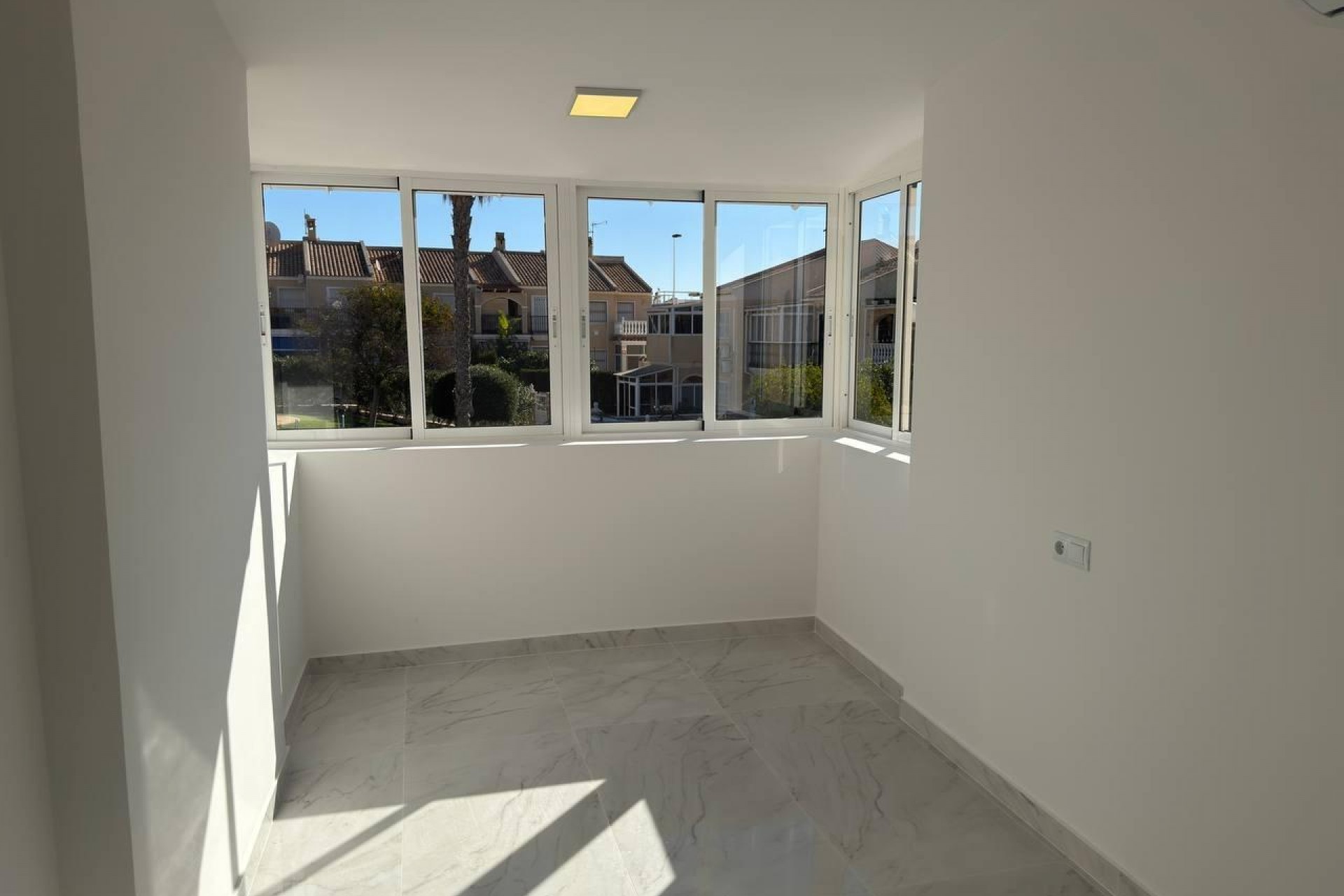 Resale - Town House -
Torrevieja - aguas nuevas