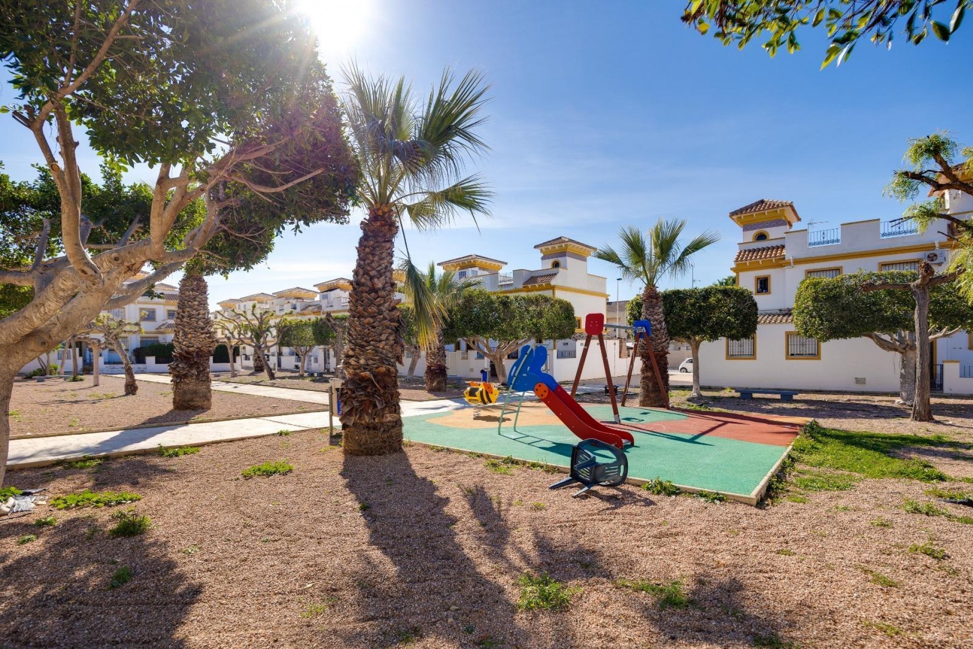 Resale - Town House -
Torrevieja - aguas nuevas