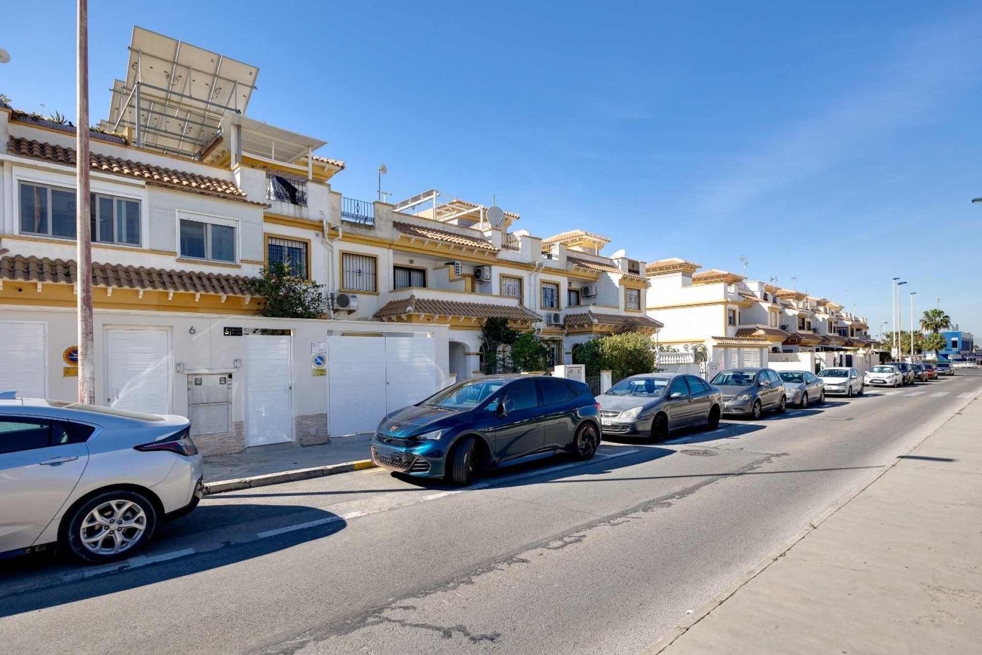 Resale - Town House -
Torrevieja - aguas nuevas