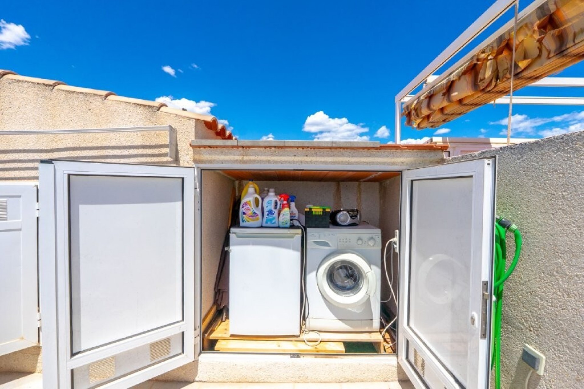 Resale - Town House -
Torrevieja - aguas nuevas