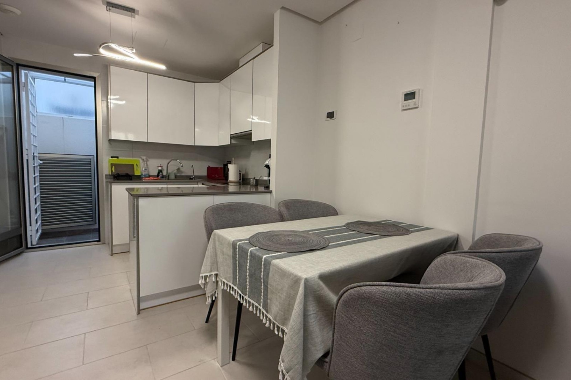 Resale - Town House -
Torrevieja - aguas nuevas