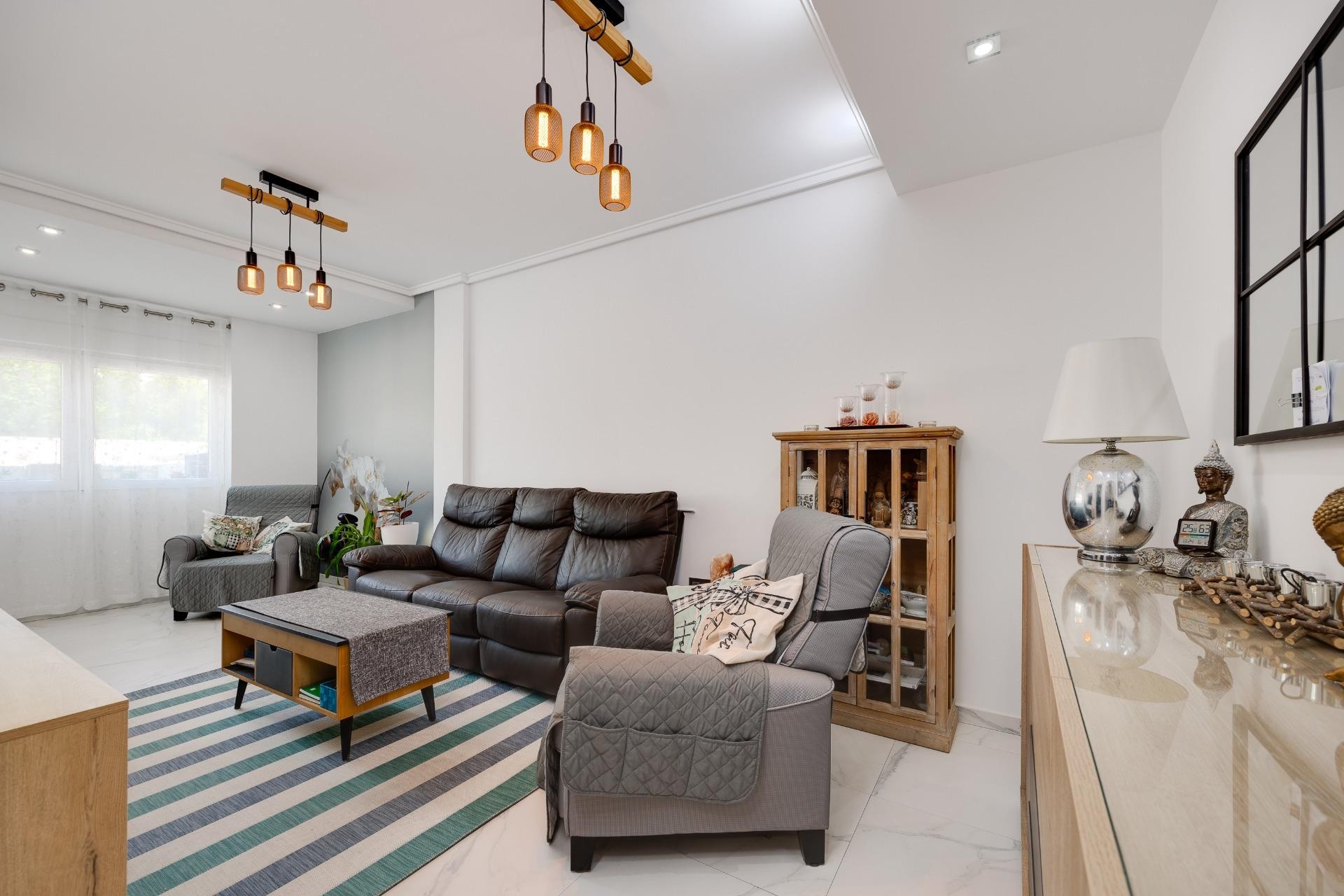 Resale - Town House -
Torrevieja - aguas nuevas