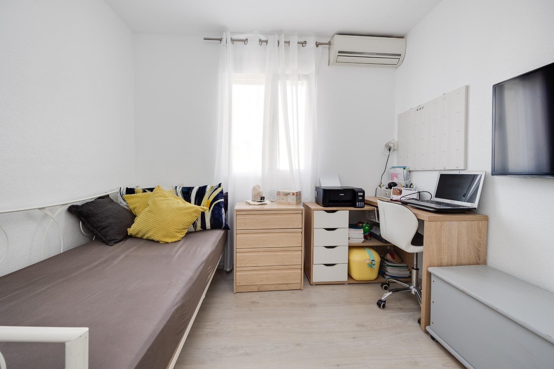 Resale - Town House -
Torrevieja - aguas nuevas