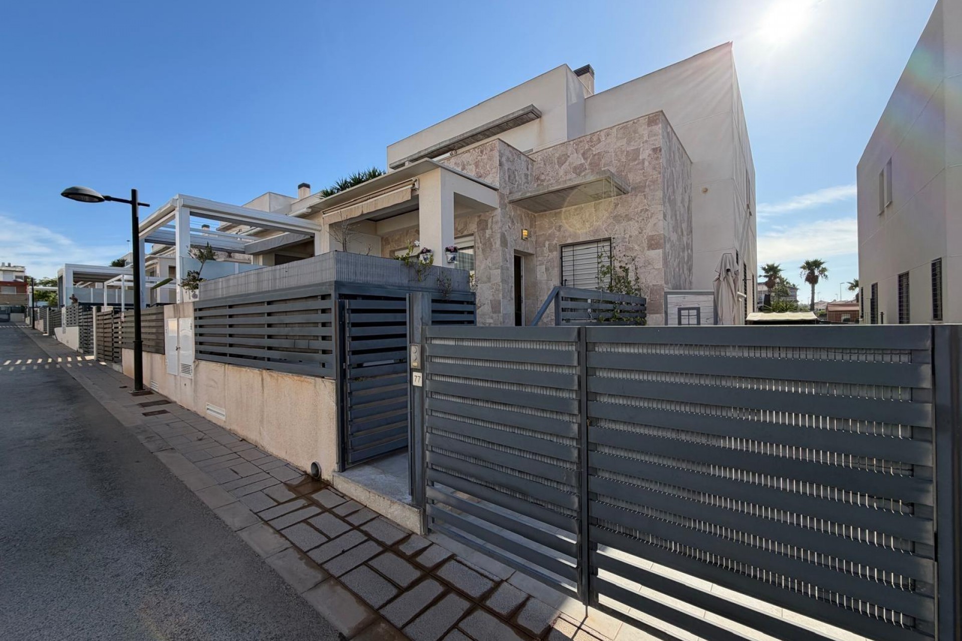 Resale - Town House -
Torrevieja - aguas nuevas