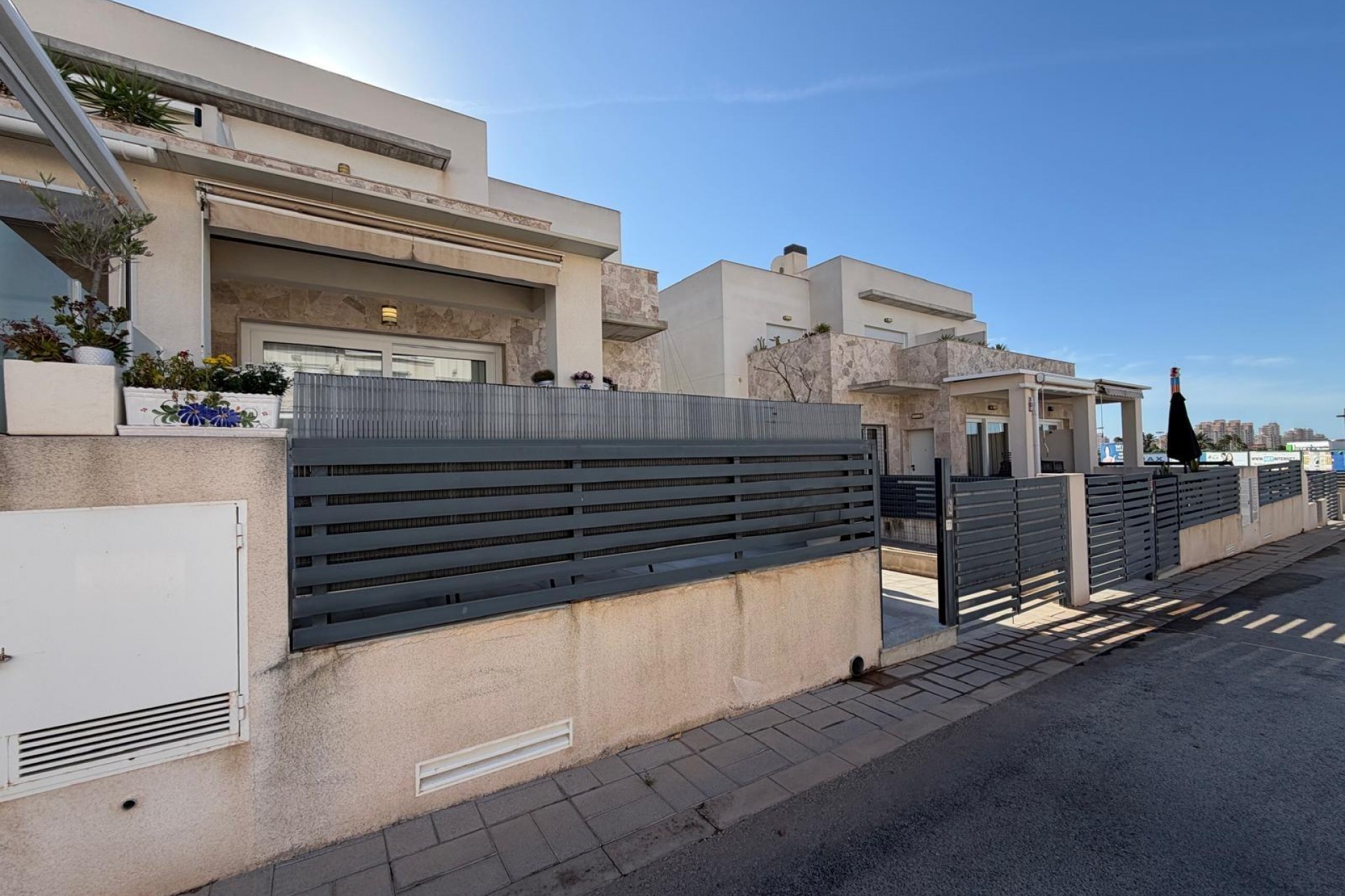 Resale - Town House -
Torrevieja - aguas nuevas
