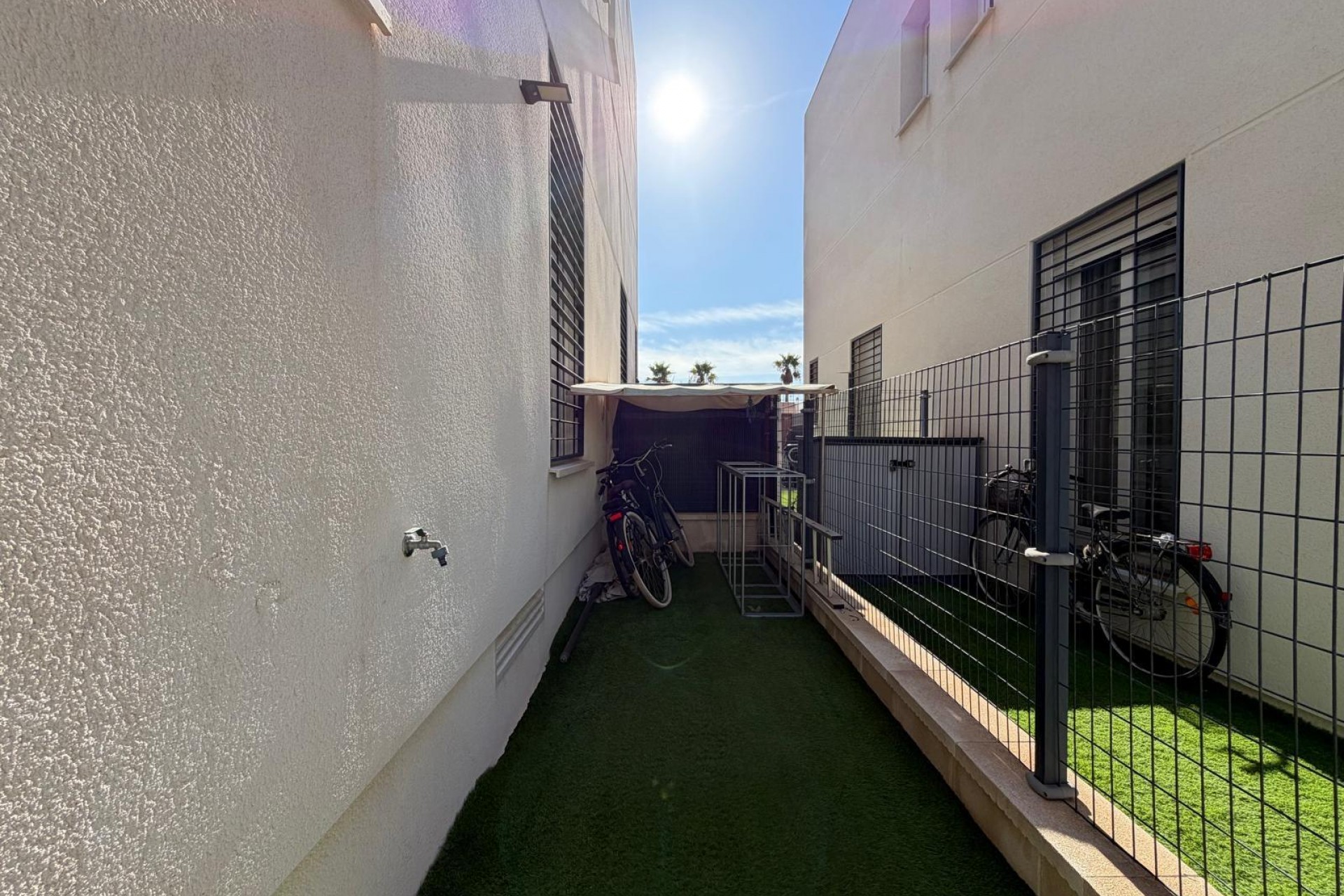 Resale - Town House -
Torrevieja - aguas nuevas