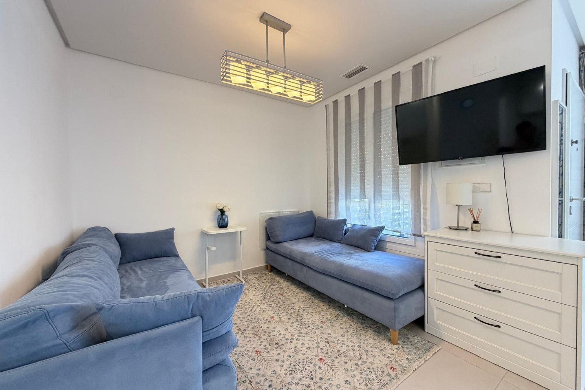 Resale - Town House -
Torrevieja - aguas nuevas