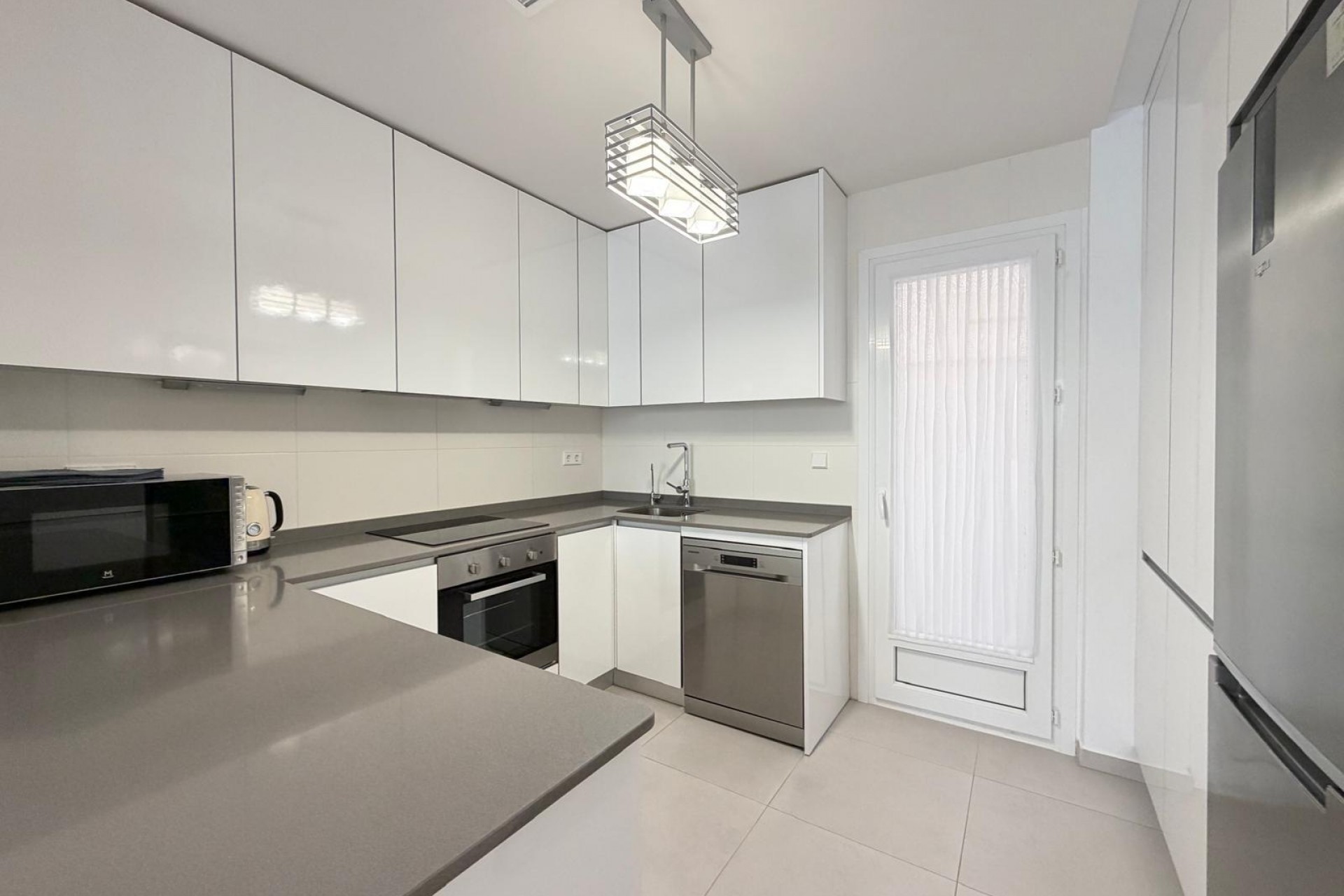 Resale - Town House -
Torrevieja - aguas nuevas