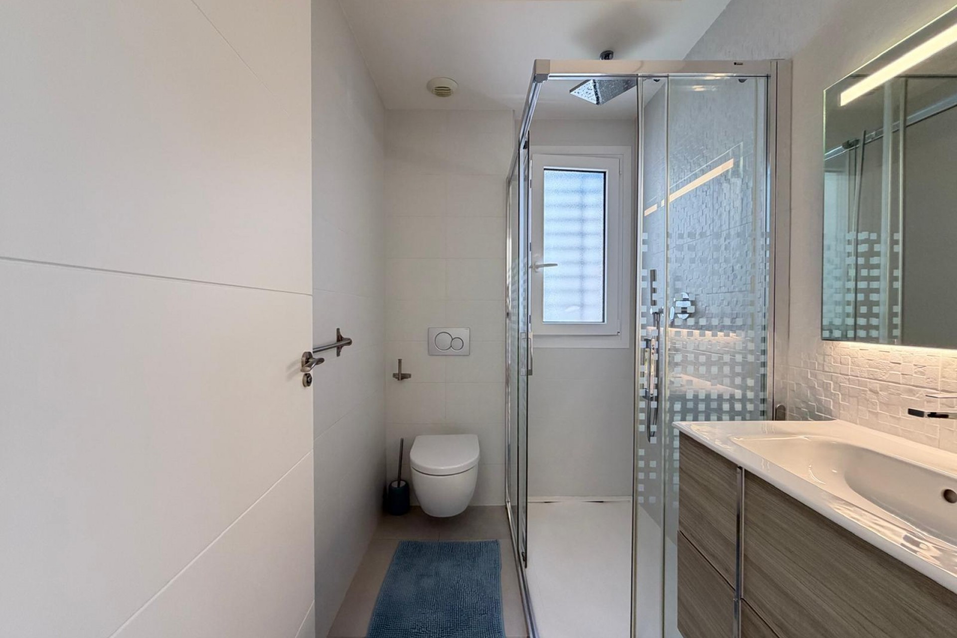 Resale - Town House -
Torrevieja - aguas nuevas