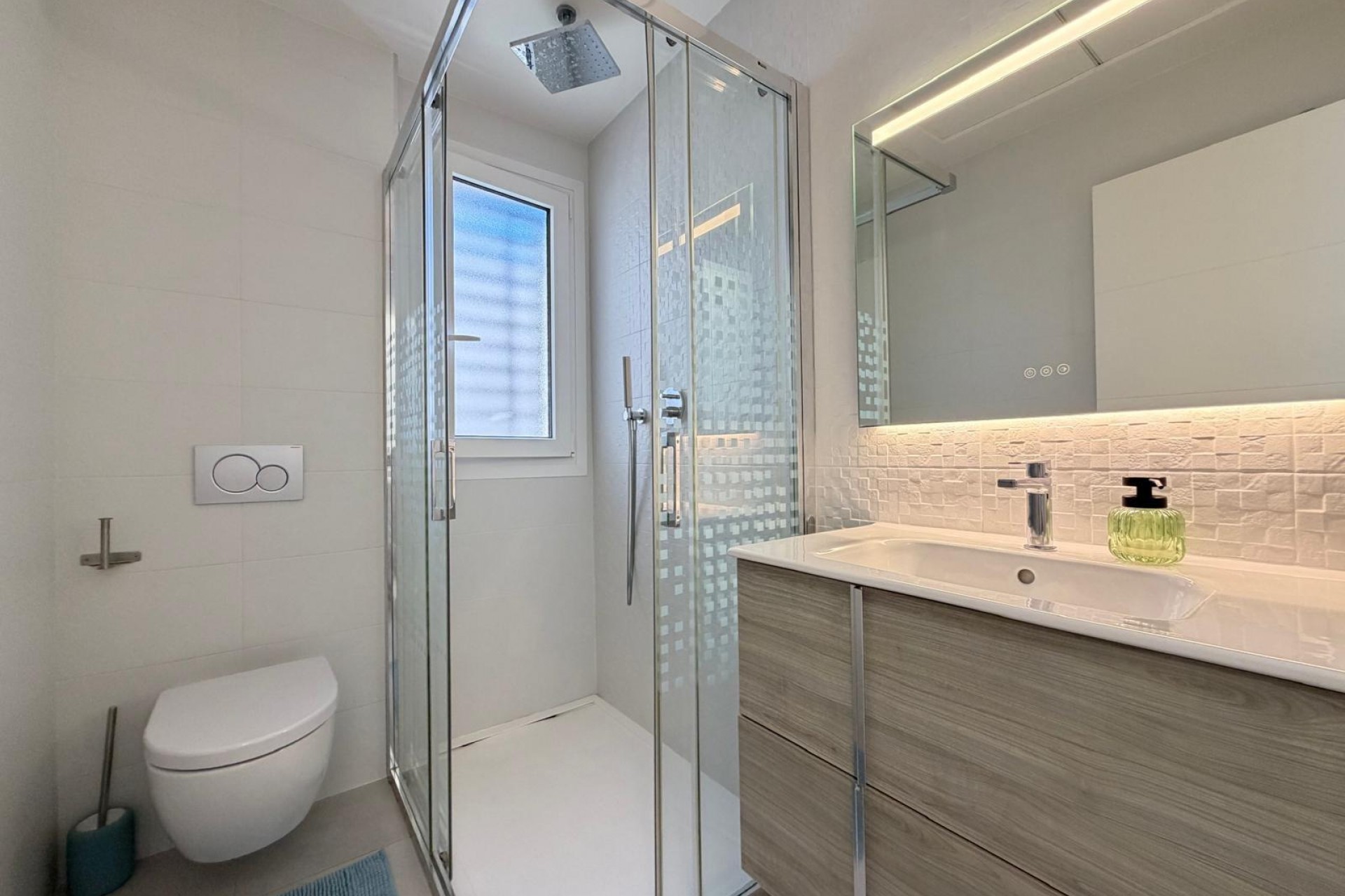 Resale - Town House -
Torrevieja - aguas nuevas