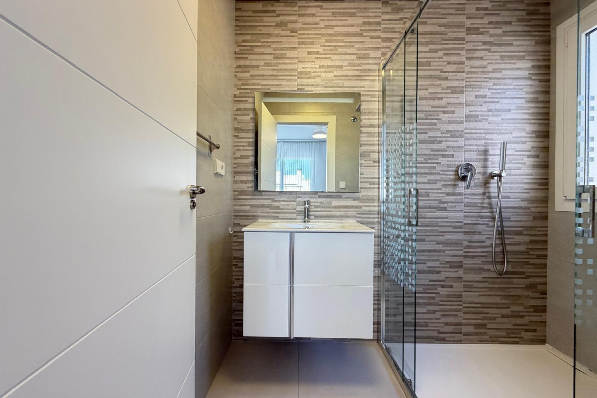 Resale - Town House -
Torrevieja - aguas nuevas