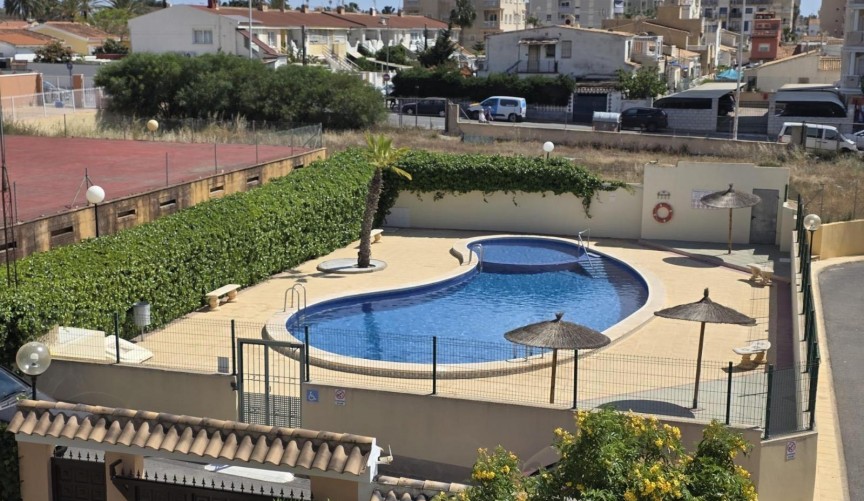 Resale - Town House -
Torrevieja - Calas Blanca