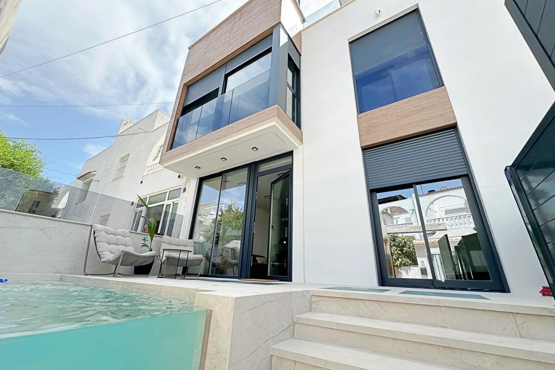 Resale - Town House -
Torrevieja - Calas Blanca