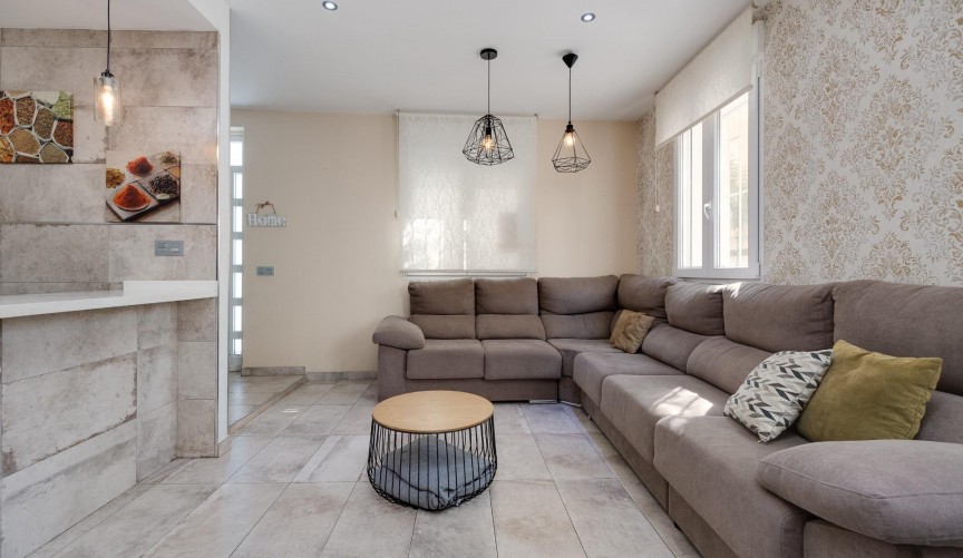 Resale - Town House -
Torrevieja - Centro