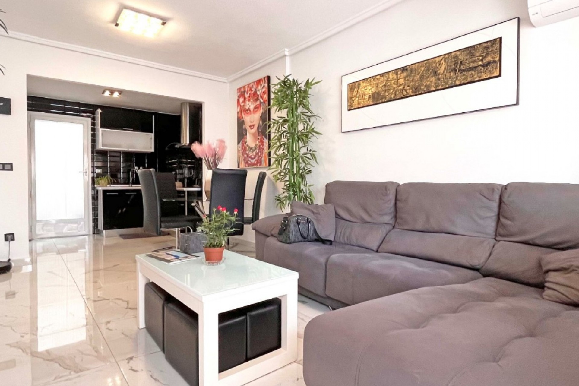 Resale - Town House -
Torrevieja - Costa Blanca