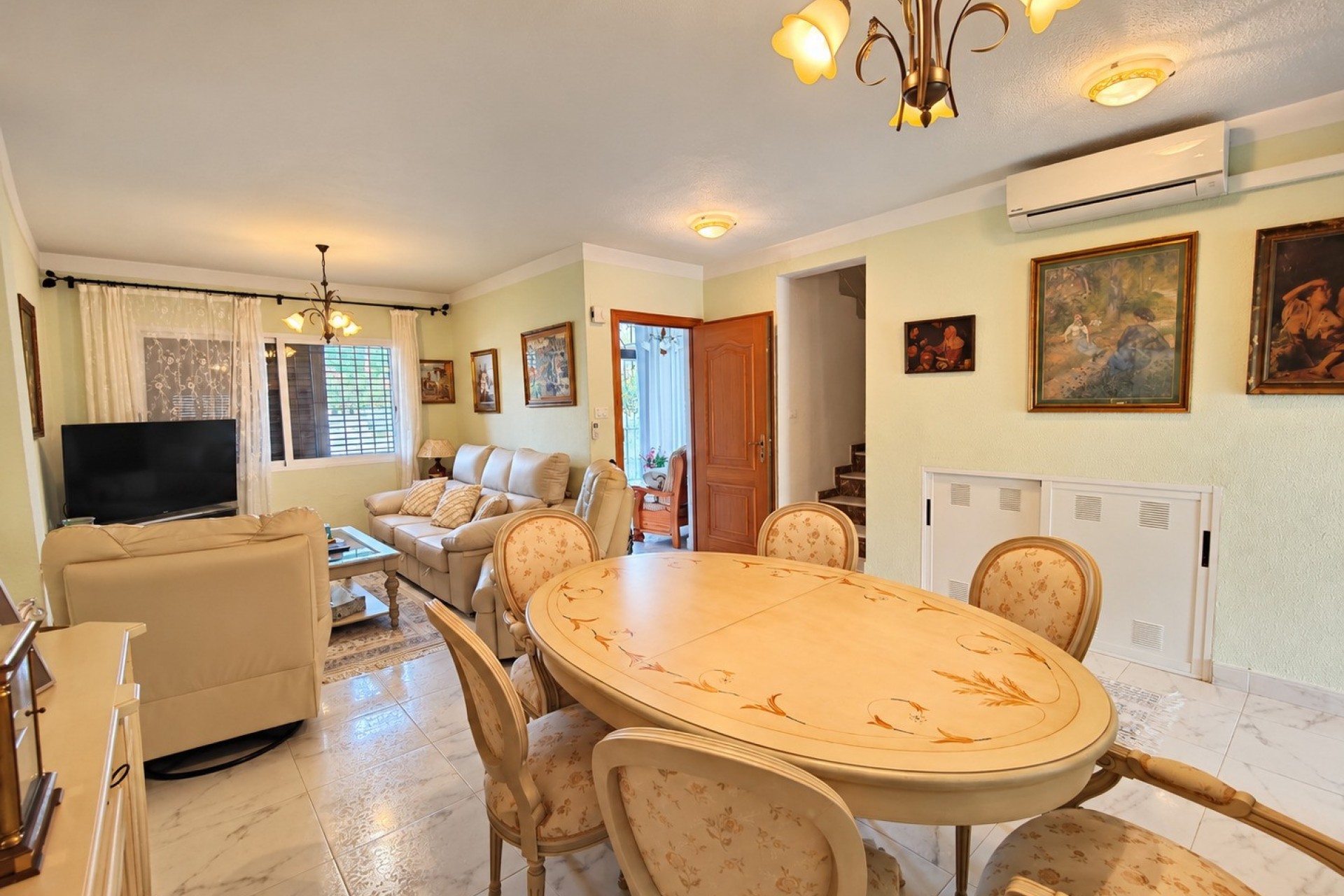 Resale - Town House -
Torrevieja - Costa Blanca