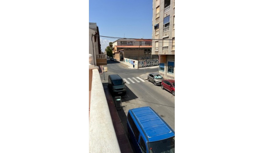 Resale - Town House -
Torrevieja - Estacion De Autobuses