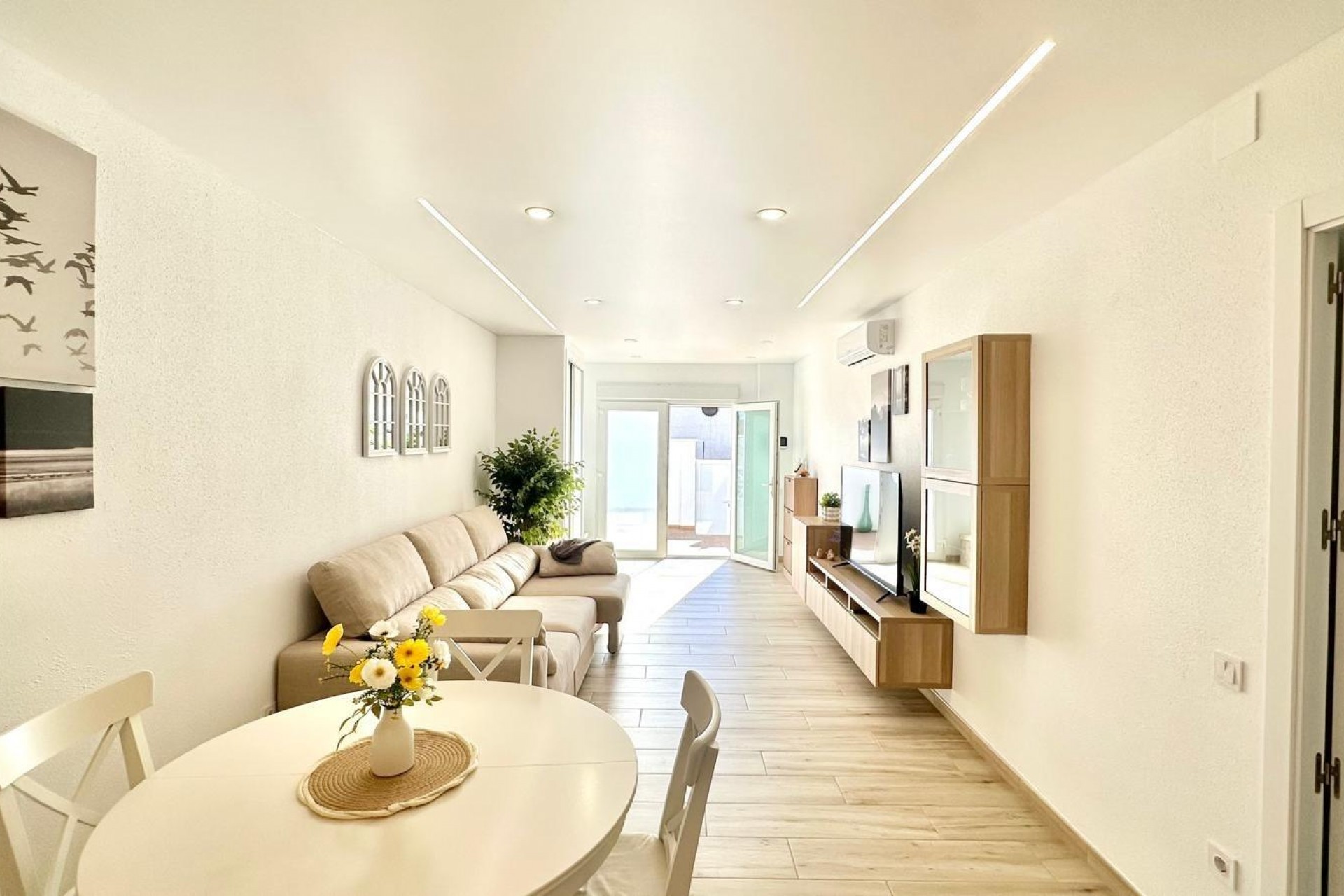 Resale - Town House -
Torrevieja - Estacion De Autobuses