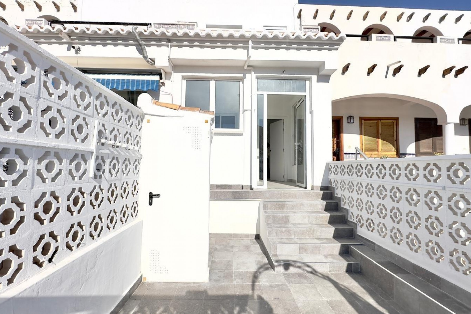 Resale - Town House -
Torrevieja - La Mata