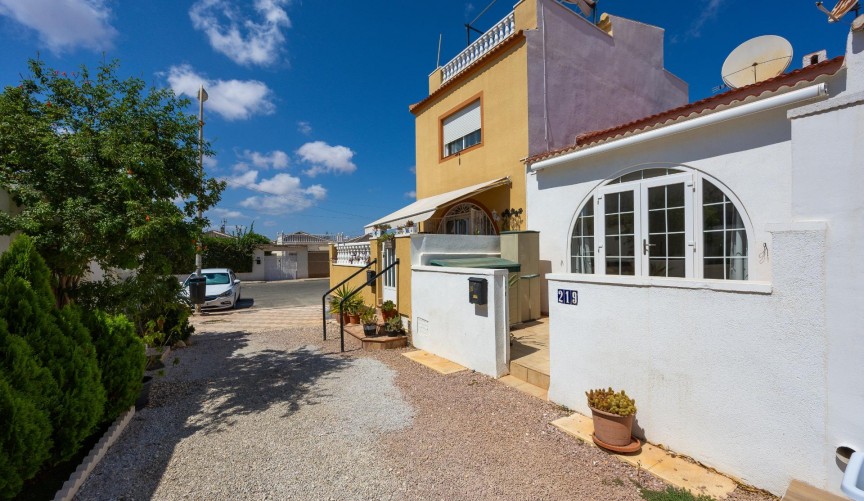 Resale - Town House -
Torrevieja - La Siesta - El Salado - Torreta