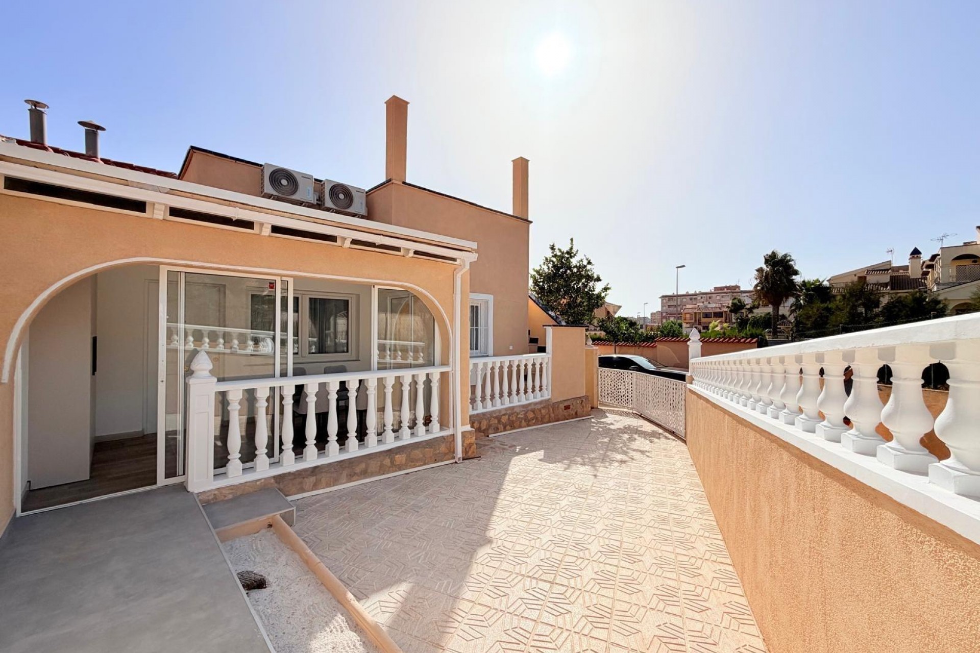 Resale - Town House -
Torrevieja - Miramar - Torre Del Moro