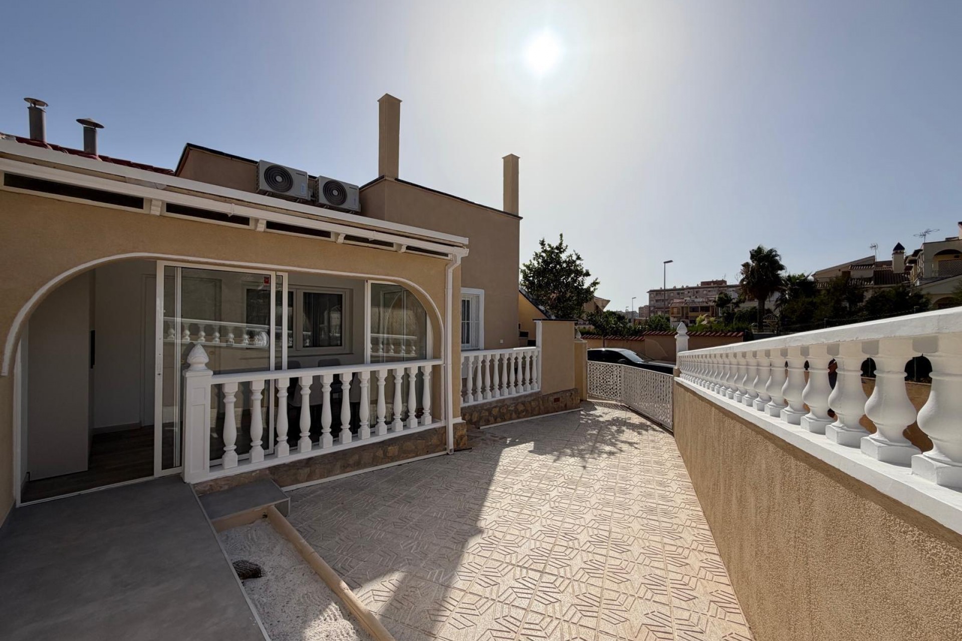 Resale - Town House -
Torrevieja - Miramar - Torre Del Moro