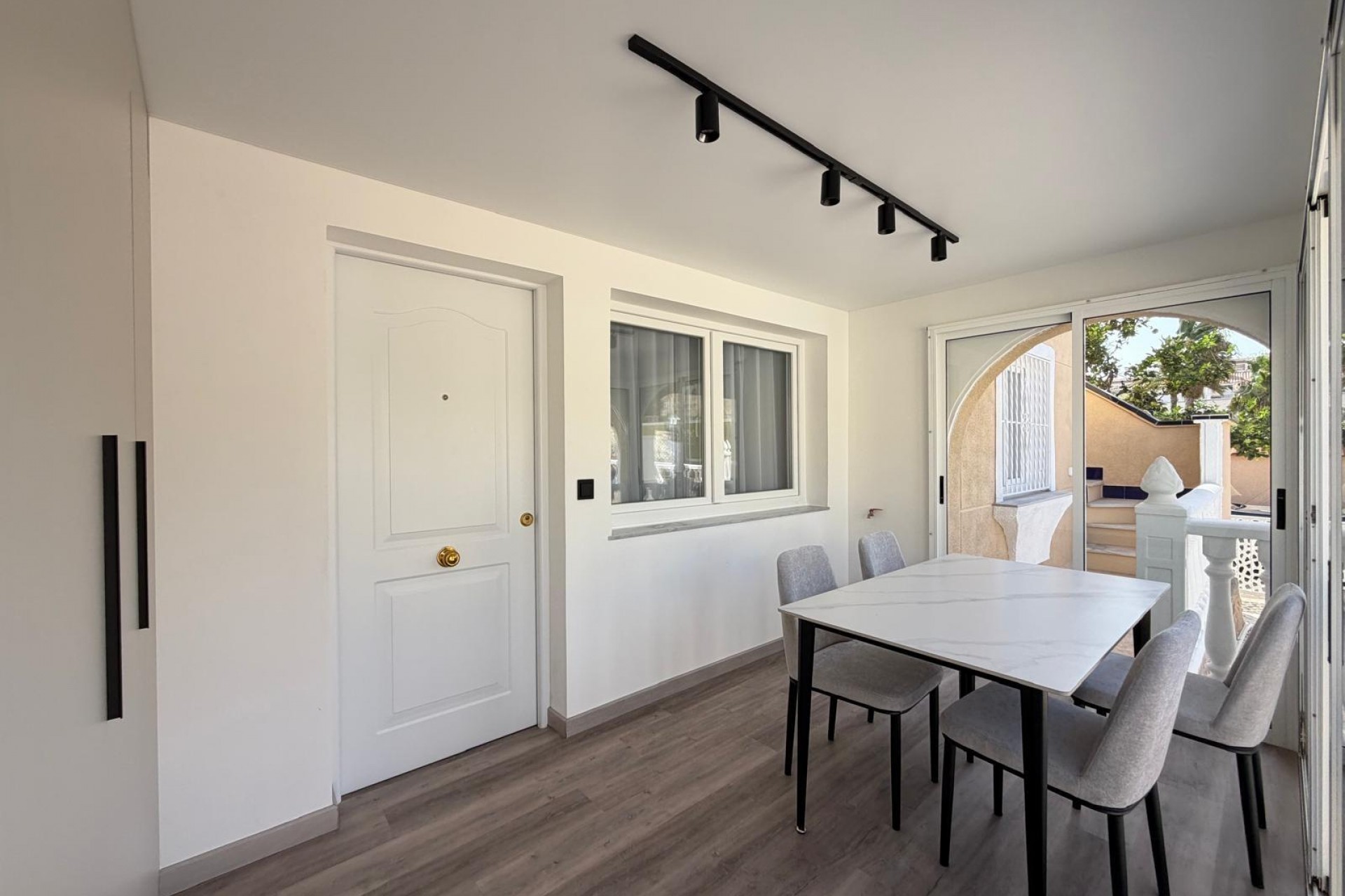 Resale - Town House -
Torrevieja - Miramar - Torre Del Moro