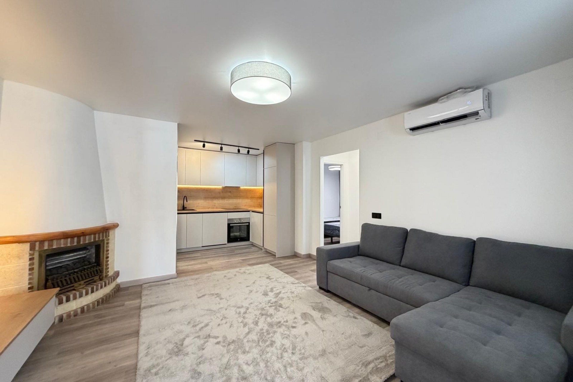 Resale - Town House -
Torrevieja - Miramar - Torre Del Moro