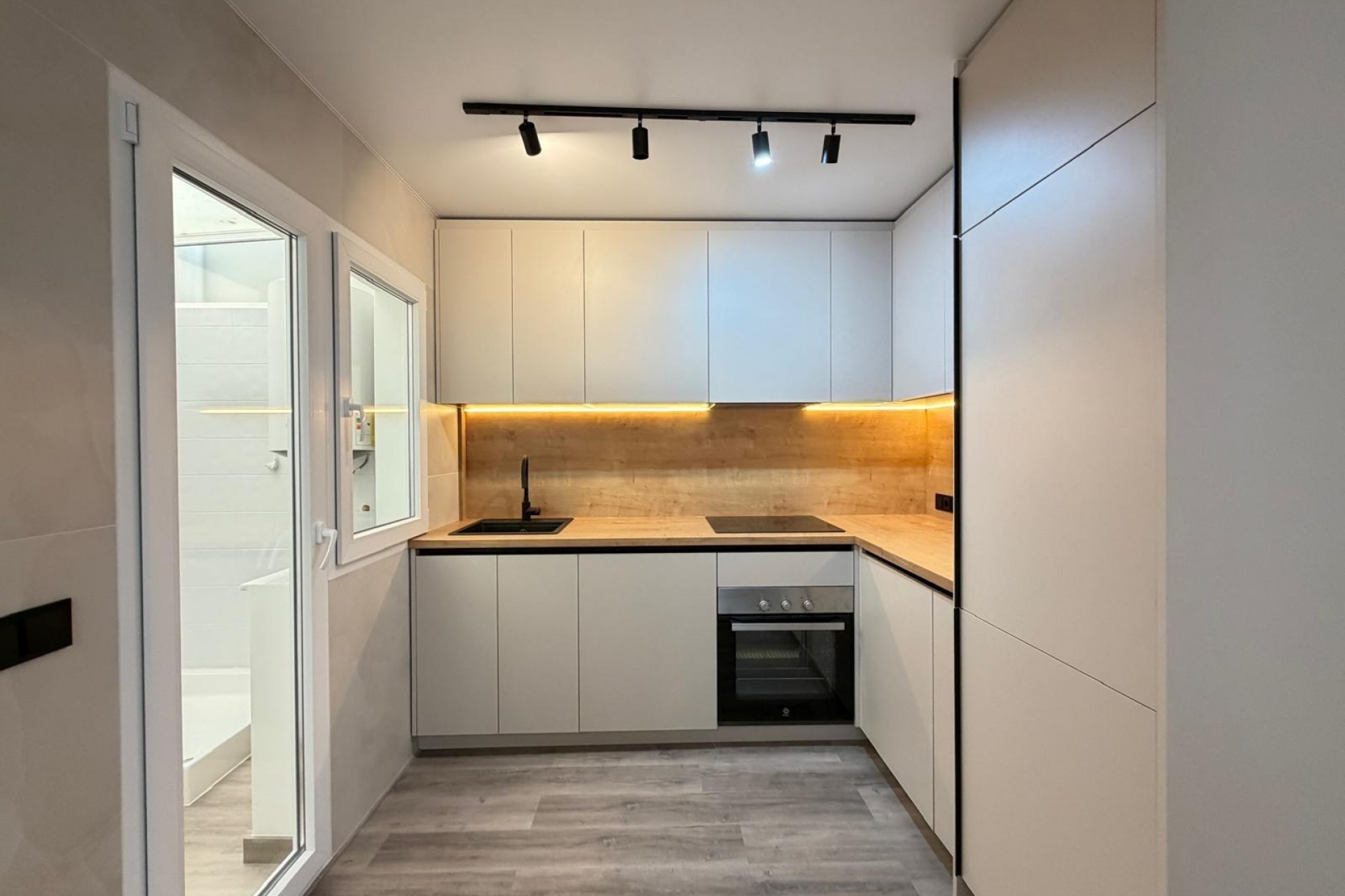 Resale - Town House -
Torrevieja - Miramar - Torre Del Moro
