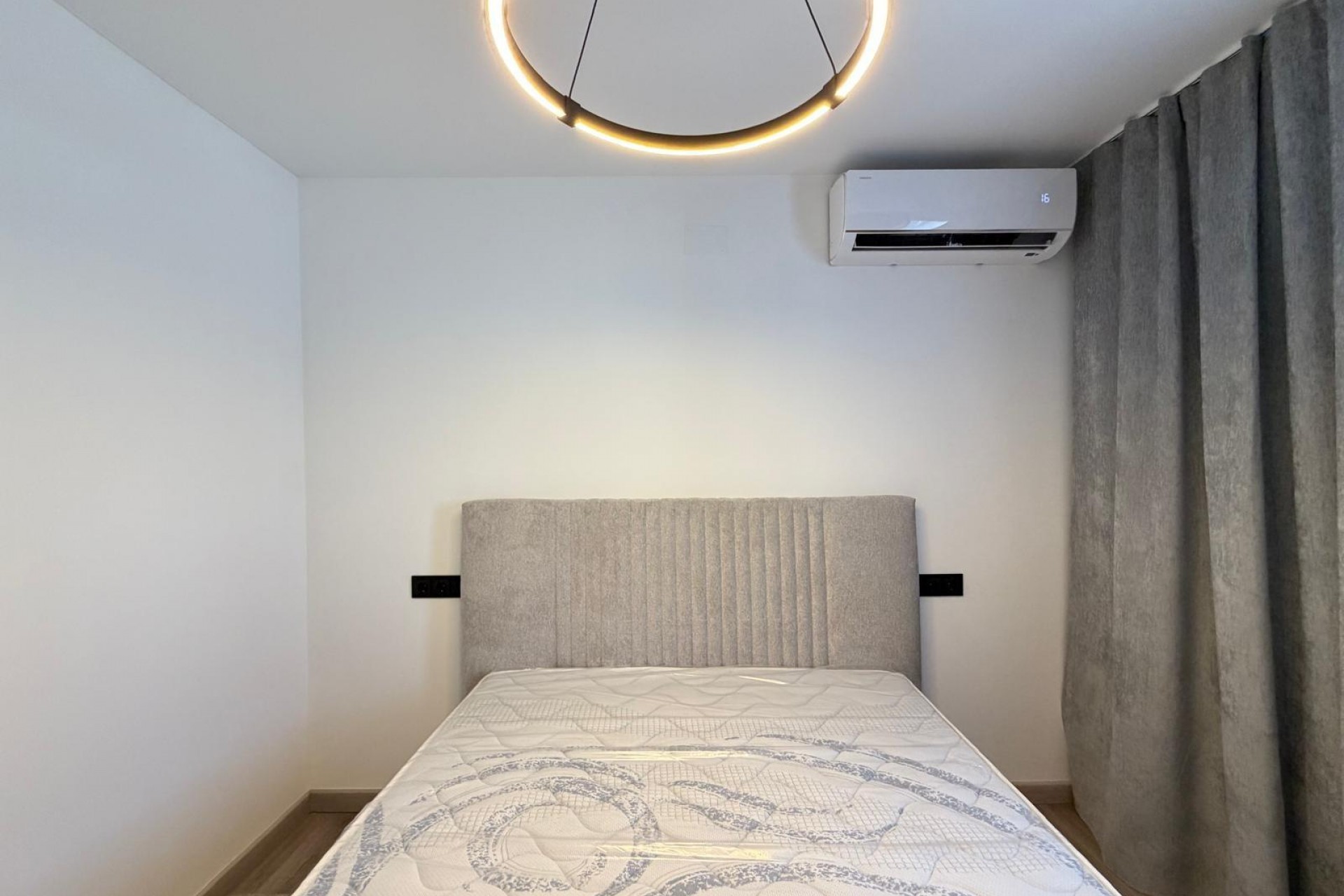 Resale - Town House -
Torrevieja - Miramar - Torre Del Moro