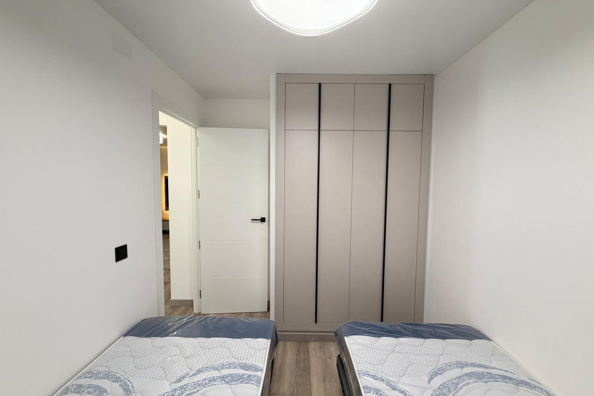 Resale - Town House -
Torrevieja - Miramar - Torre Del Moro