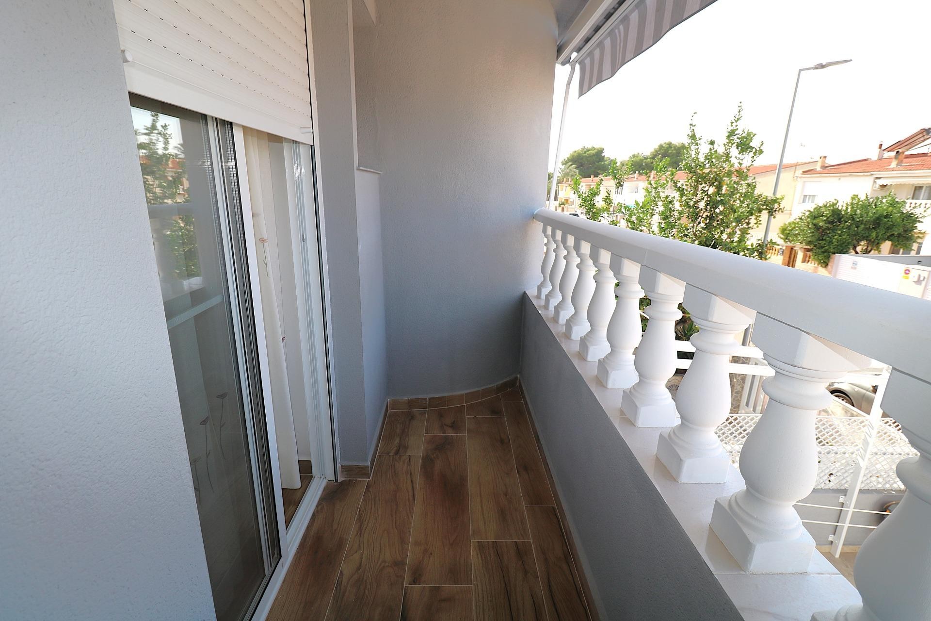 Resale - Town House -
Torrevieja - Playa De Los Naufragos