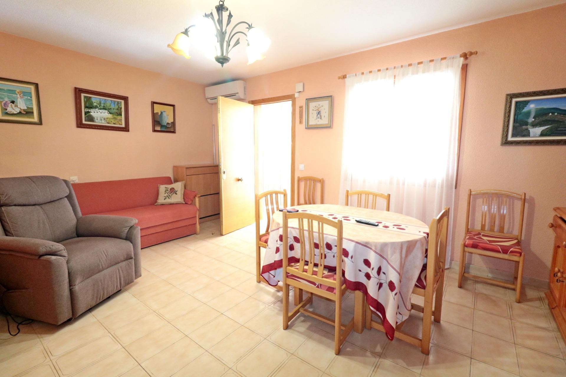 Resale - Town House -
Torrevieja - Playa De Los Naufragos